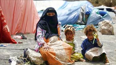 ​سياسيون:الحوثي يُكرس بيئة الجوع لتجنيد المعوزين والمعدمين